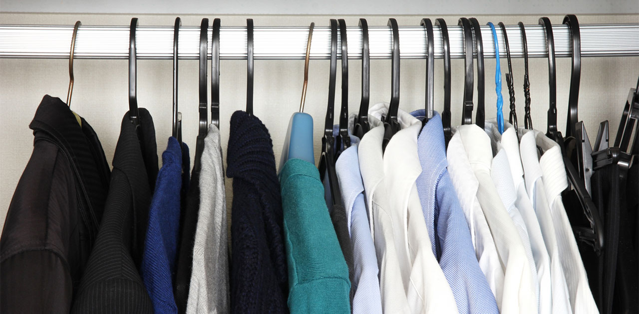 ハンガーボックスとは?衣類を畳まずに運搬できる荷造り用品の特徴|引っ越しで使用した後はどうすればいい?