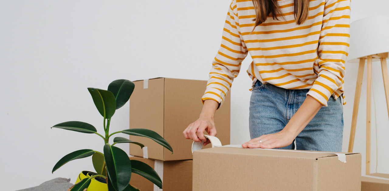 単身パックの引っ越しはお得？5社を徹底比較！一人暮らしの引っ越し費用を抑えるコツまで