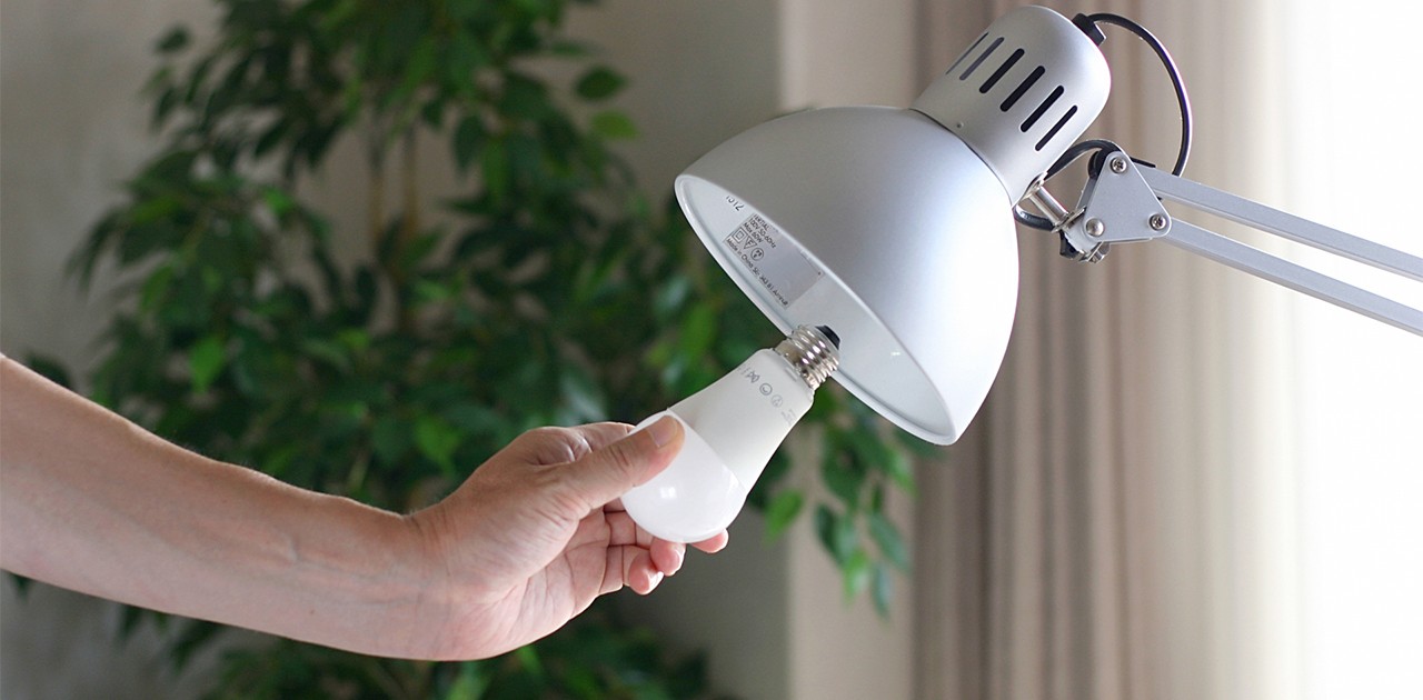 引っ越し時の電気解約・使用停止方法を解説!開通までの流れも紹介