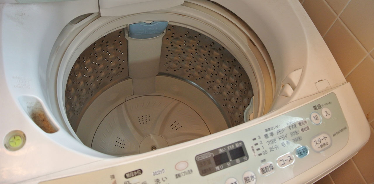 引っ越しで洗濯機を運ぶときの確認事項と注意点、水抜きの仕方