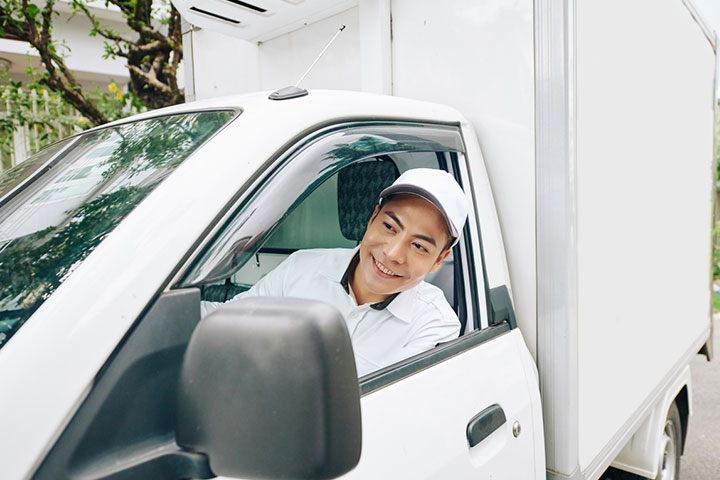 軽貨物車のドライバー